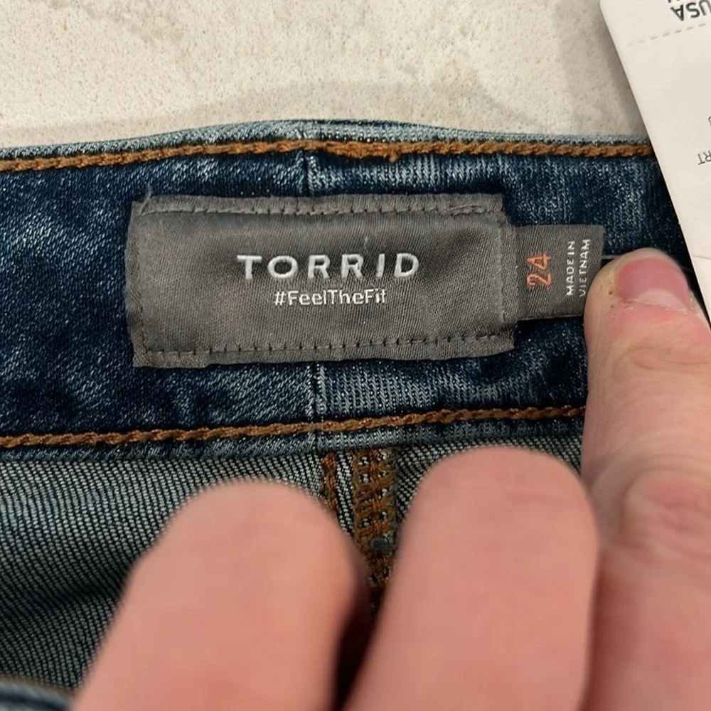 Torrid Mini Denim Straight Skirt Medium Wash Size 24 NWT